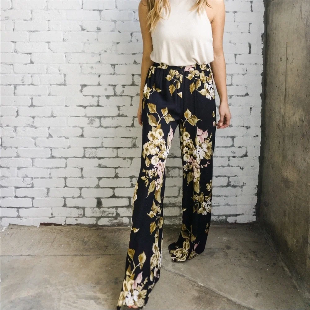 Sadie & Sage High-Waisted Floral Pants - Picture 4 of 4
